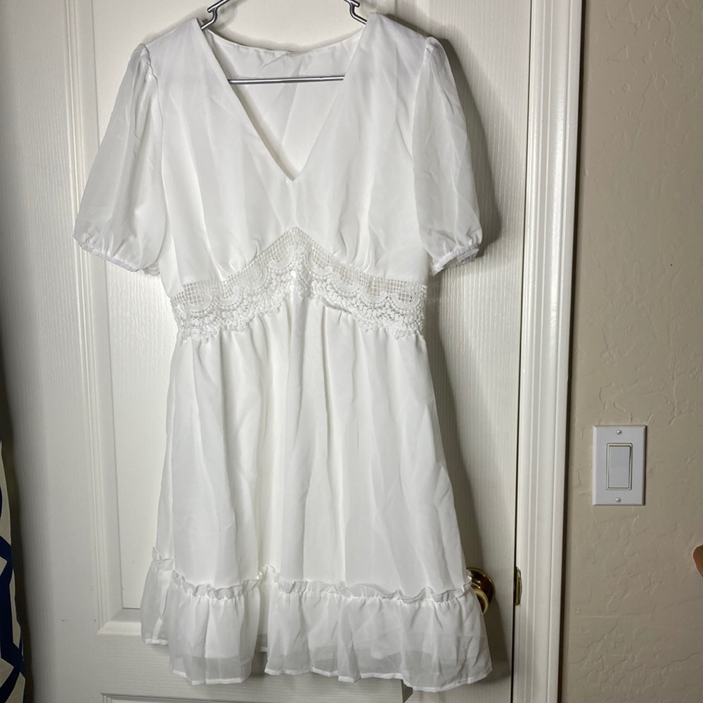 Cupshe bubble sleeve lace trim, white short dress, v-neckline.
